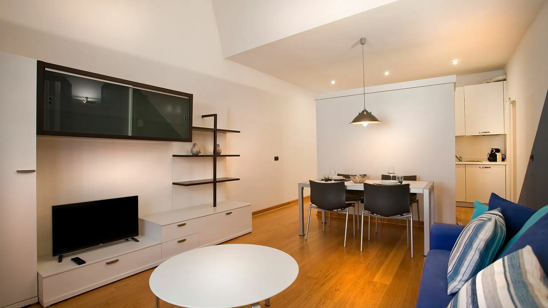 Verona For Rent Blu Theater Apartment